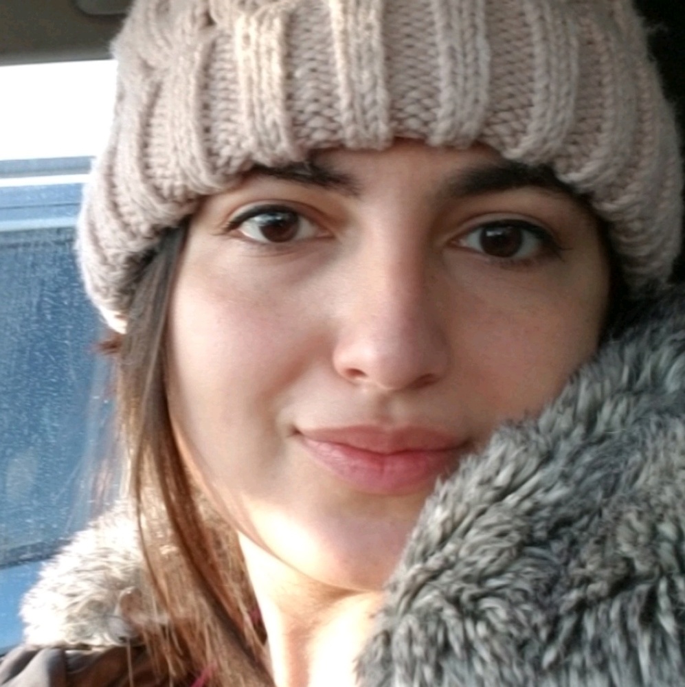 Meet your Posher, Crystal
